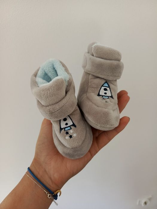 Buciki niechodki noworodek