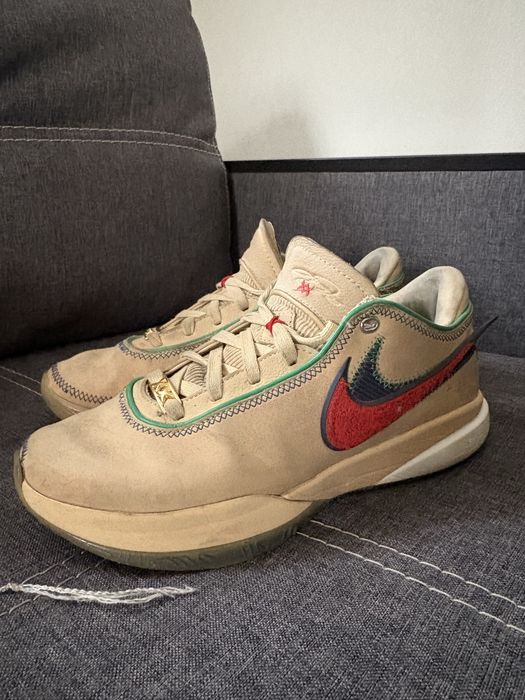 Кроссовки Nike Lebron XX