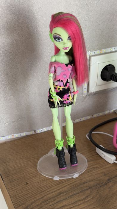 Venus monster high