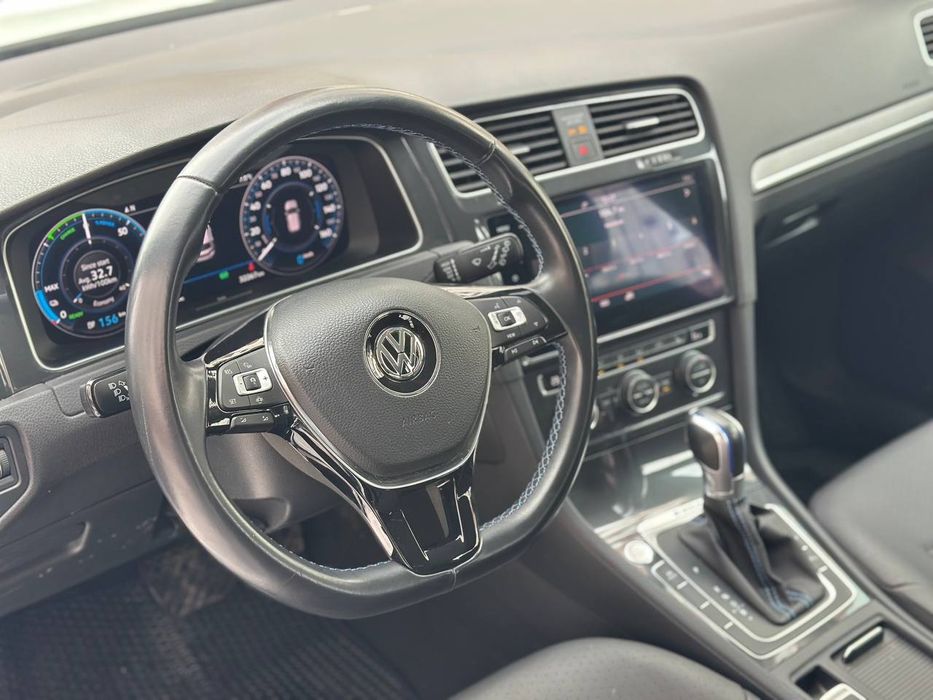 Продам електрокар  e-golf