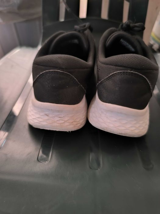 Ténis Skechers pretos tamanho 37