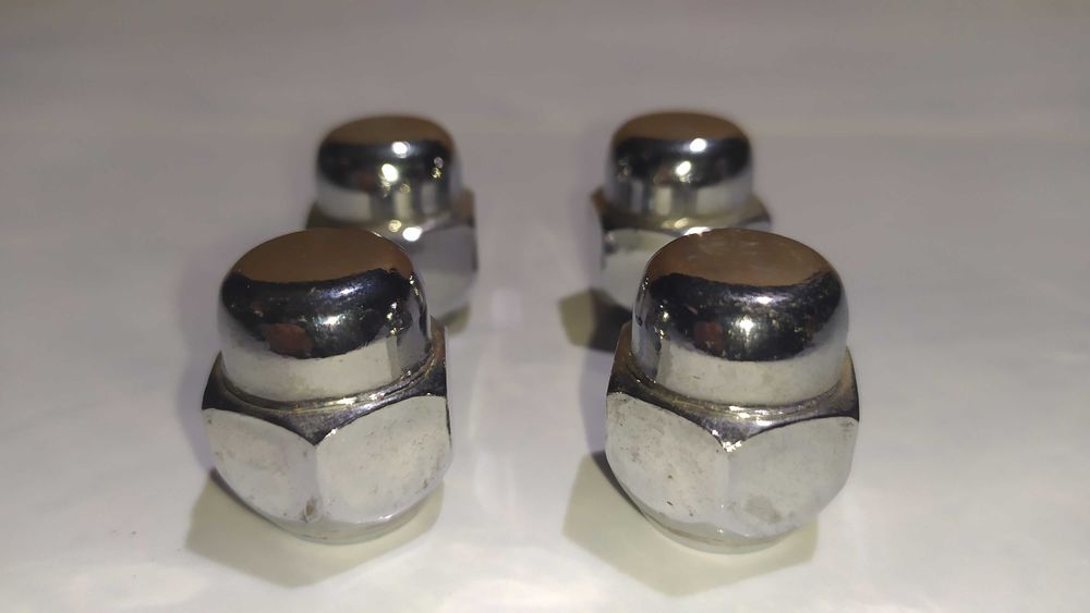 4 Porcas de Chapéu M12 para Automóvel e Mecânica