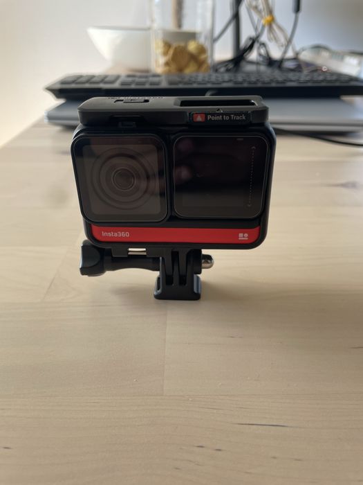 Insta360 One R + Accessories64283890642818120