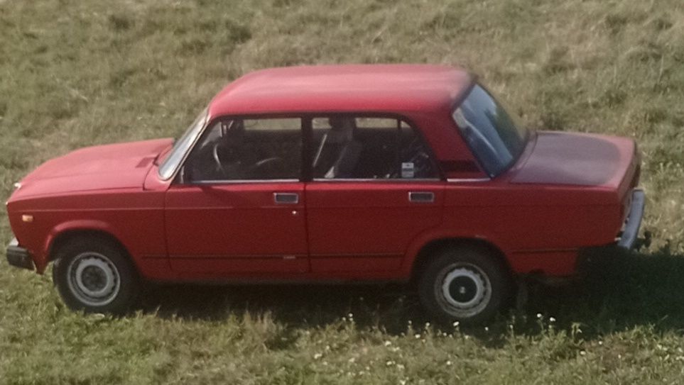 2107 Експортна .Обем двигателя1.3 коробка 4 ст  продажа по тех паспорту или на розбор