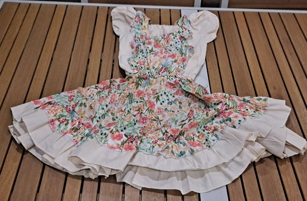 Vestido de camponesa 7-8 anos