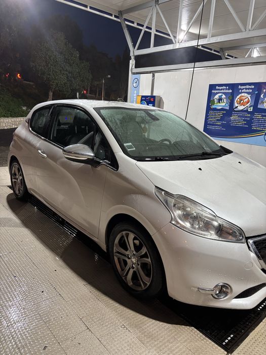 Peugeot 208 1.2 2014