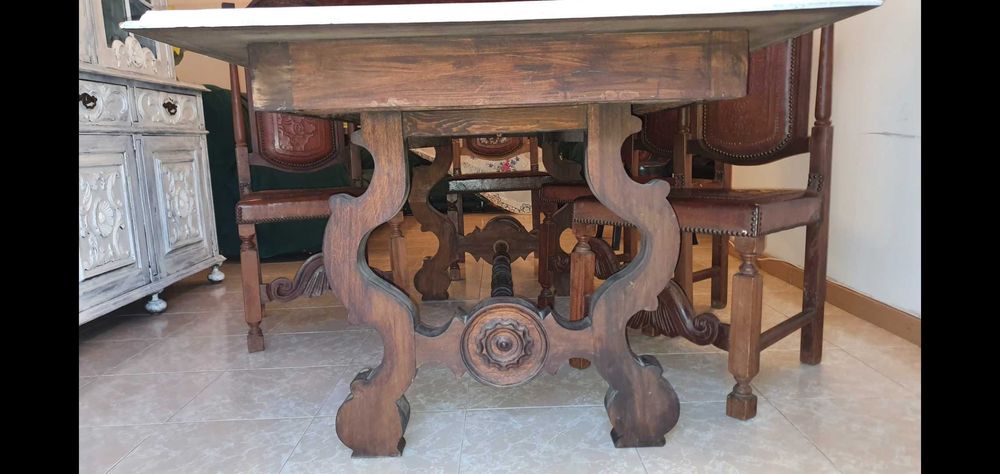 mesa + 5 cadeiras sala jantar revestidas com pele-couro