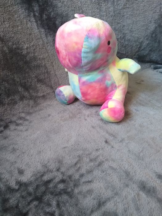 Duży pluszowy dinozaur