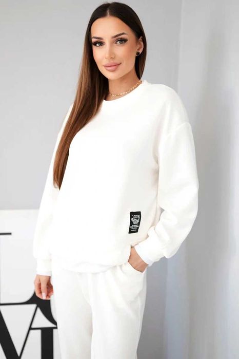 Komplet damski z masełkowy z luźną bluzą i spodniami dresowymi ecru