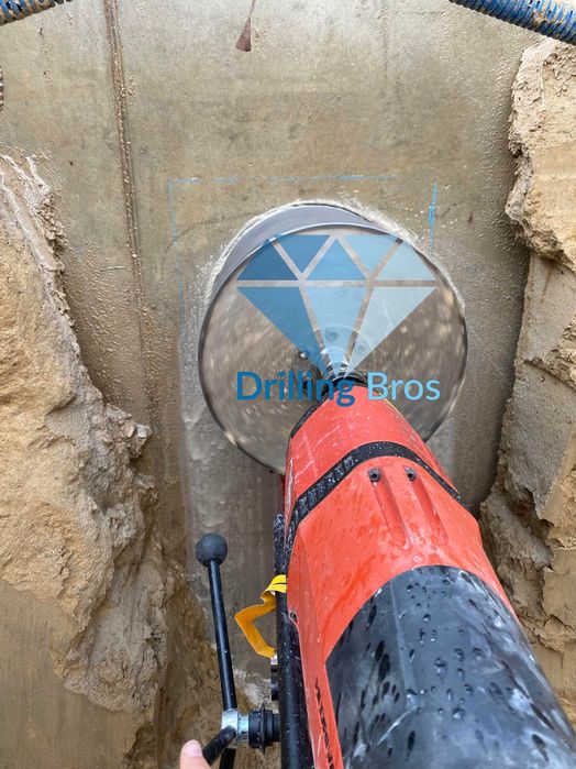 Wiercenie / Odwierty w betonie techniką diamentową Drilling Bros
