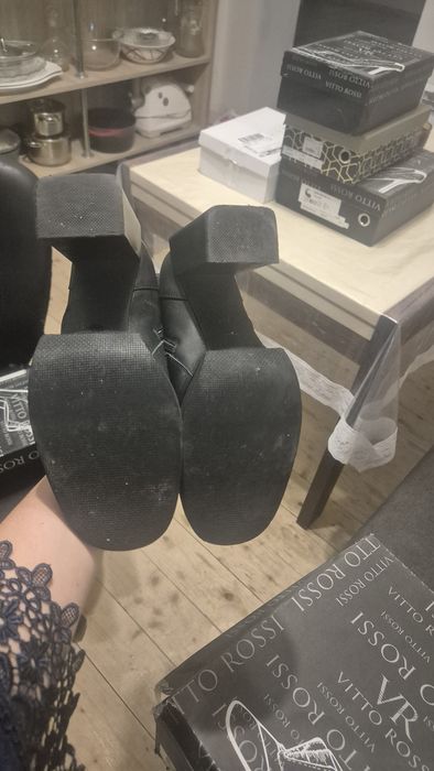 Ботинки кожаные 39р