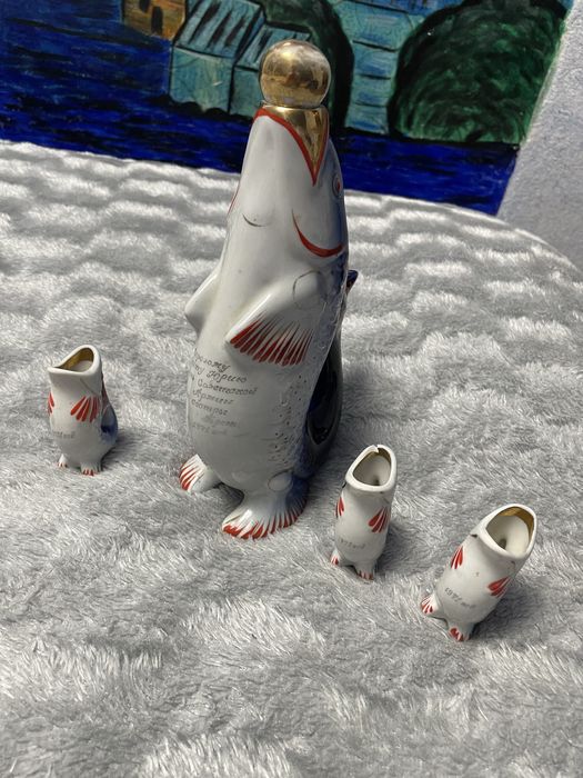 Порцеляновий сервіз Рибки (графин та чарки) "Сімейство королів" СССР