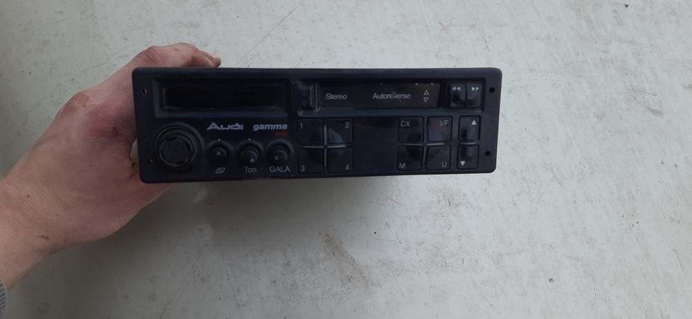 Продам оригінальну магнітолу Mercedes  w123