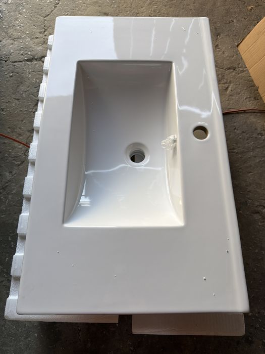 Ceramiczna umywalka 80 cm