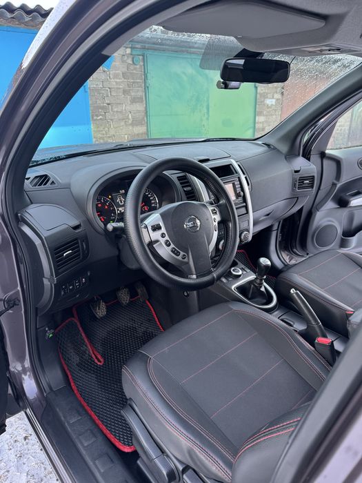 Nissan X-trail 2011 року
