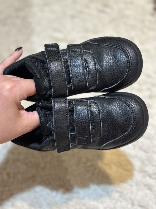 Оригінальні дитячі кросівки adidas tensaur 25 розмір б/в на липучках (16см устілка)