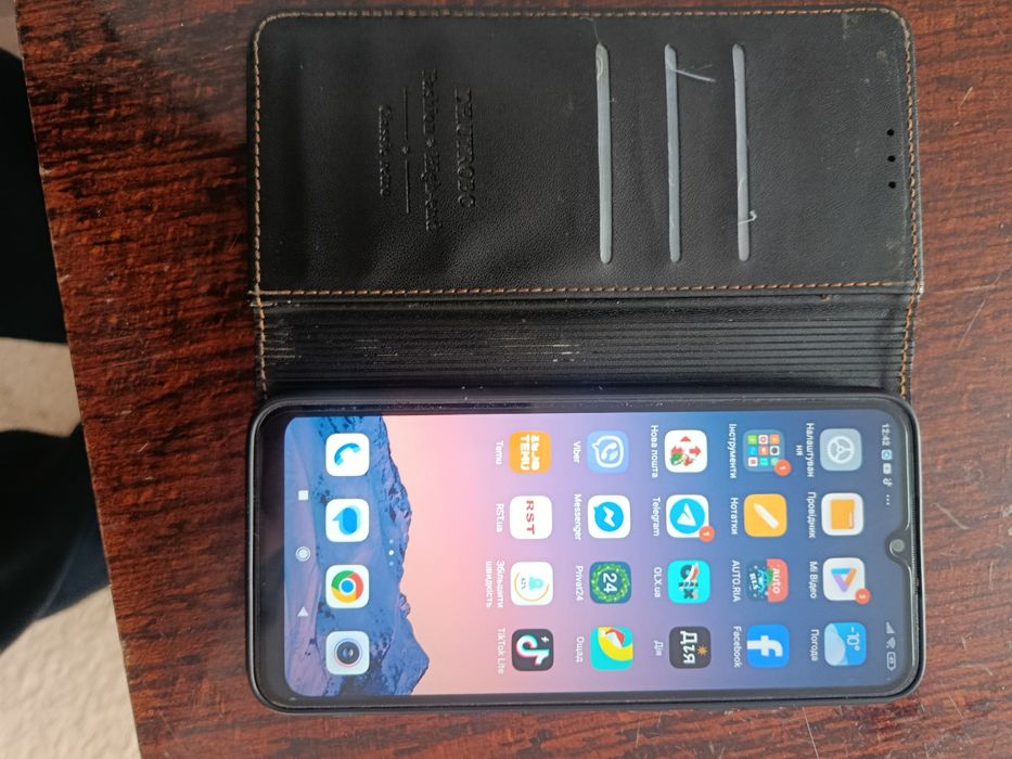 Продам б,у телефон ремі 9