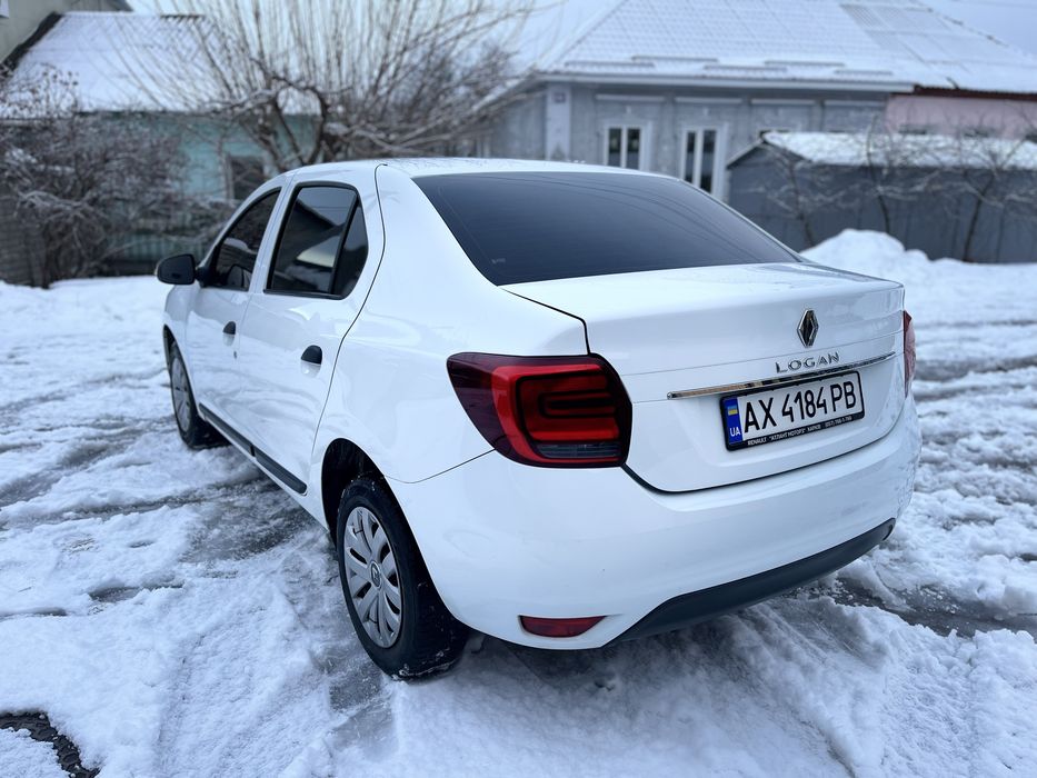 Рено логан 2020 год