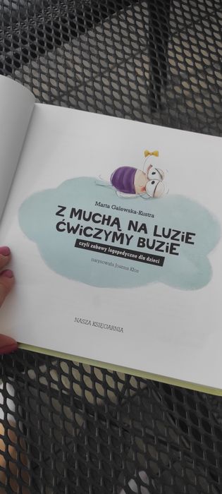 Z mucha na luzie ćwiczymy buzię