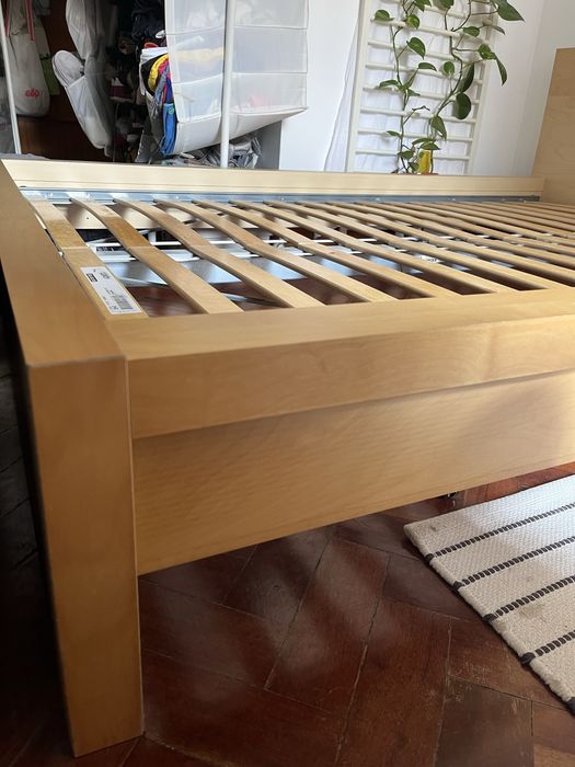 Cama de casal MALM com estrado (sem colchão)