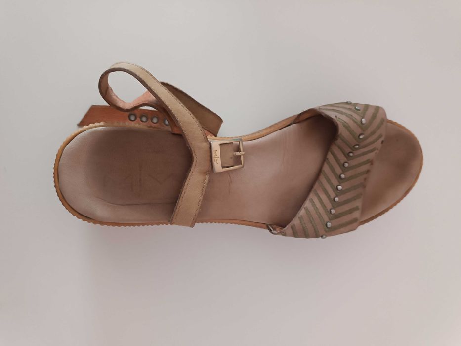 Sandálias de salto MLV