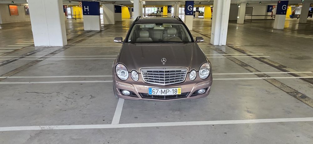 Vendo Mercedes-Benz E 200, fase 2, Versão T Elegance)  do ano 2008.