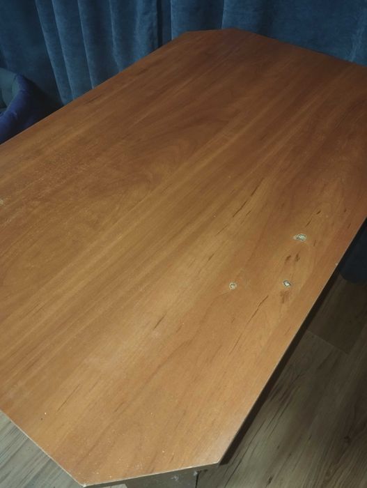 Продам б/у столик