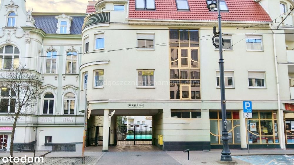 Przestronne 2-pokojowe mieszkanie z balkonem w ścisłym Centrum