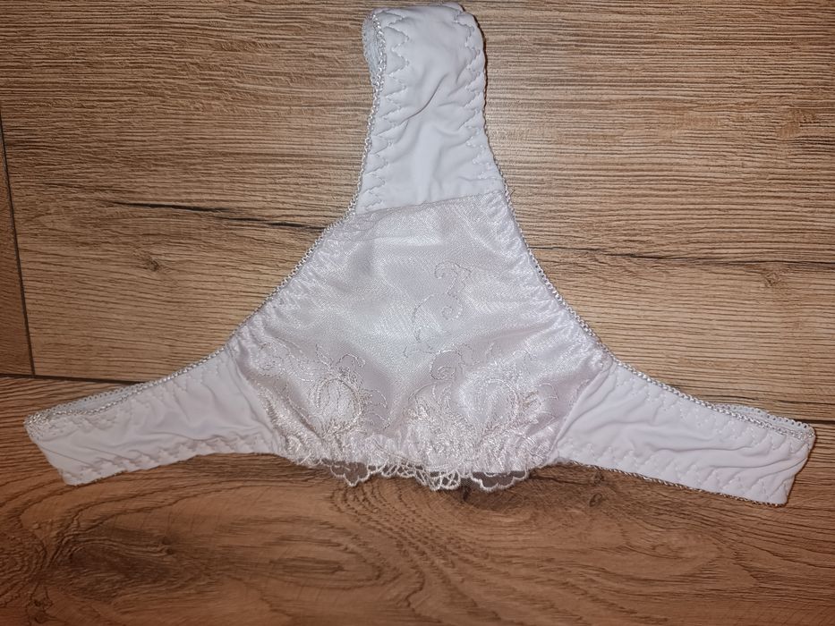 Stringi białe rozmiar  s/m