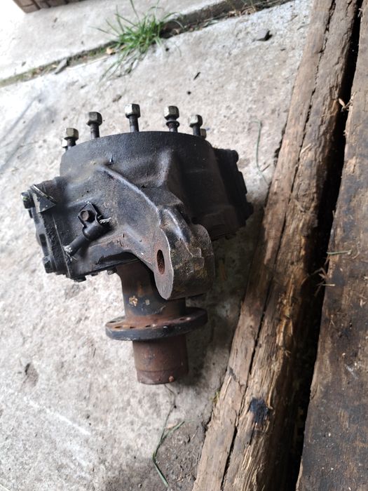 Редуктор газ 66 блокуючий, кулак полуось кулак