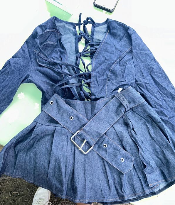 Roupa, casaco e saia