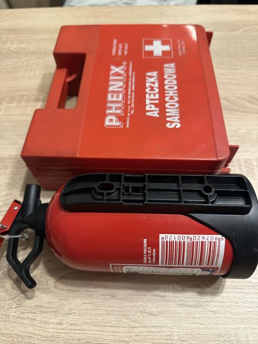 Gaśnica + apteczka samochodowa