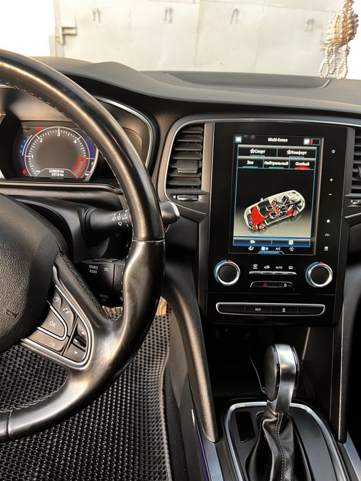 меган 4 повністю обслужений на гарній комплектаціі