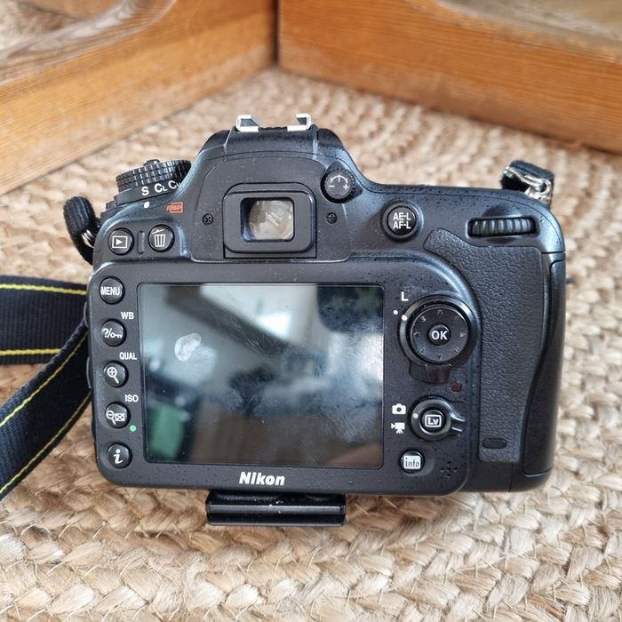 Aparat Lustrzanka Nikon D7100 Objekywy Lampa Reporterska