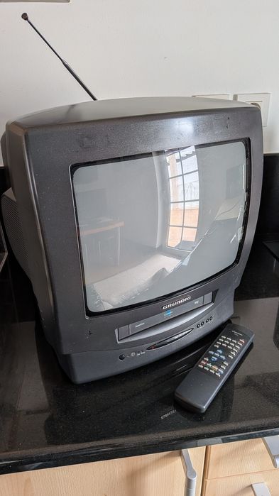 Televisão/video pequena GRUNDIG