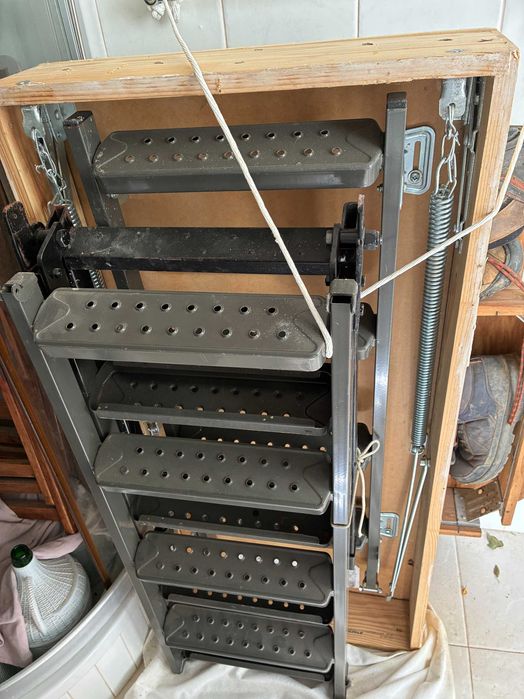 ATTIC LADDER507679753057740801