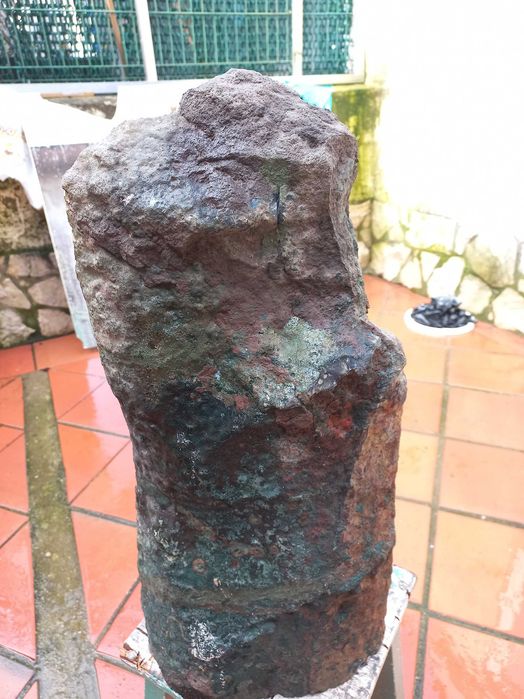# Ametista gruta/capela com incrustações de cristais