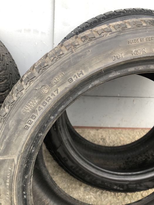 Автошини зимові  R 17