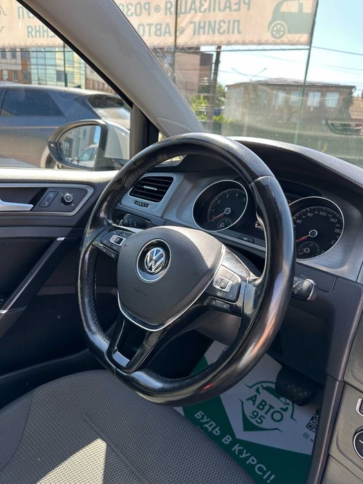 Продам Volkswagen Golf 2012 рік можлива розстрочка,кредит,обмін!