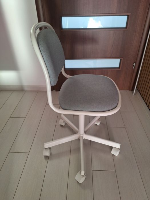 Dziecięce krzesło biurowe ikea