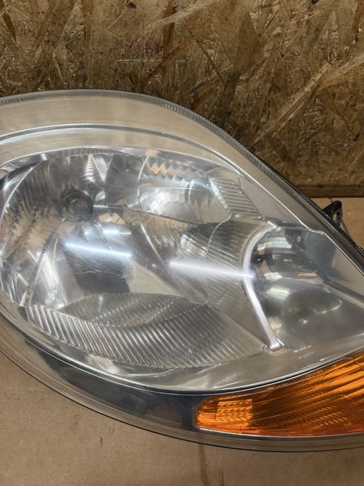 Передня права фара Renault Trafic 2 Рено Трафік 2 фейсліфт 2007-2014