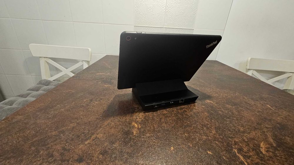 Tablet Lenovo ThinkPad 10 2nd Gen Win 11 Intel 4GB bateria <3h duży zestaw