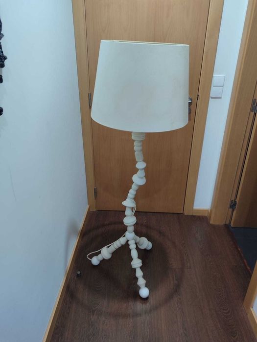 Candeeiro de Pé I Branco