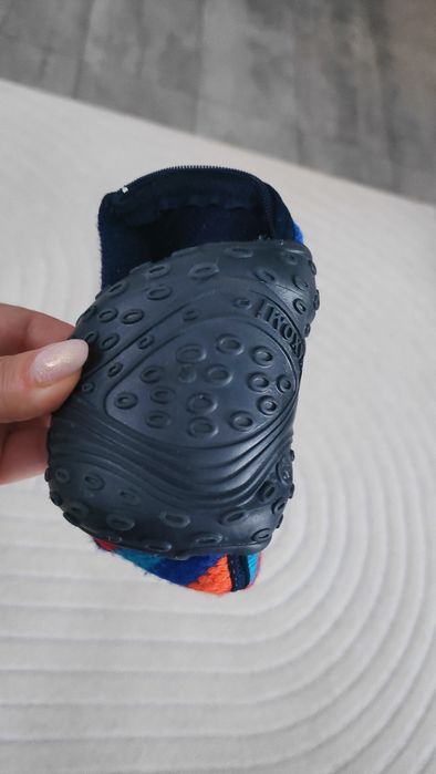 Ciepłe wygodne kapcie