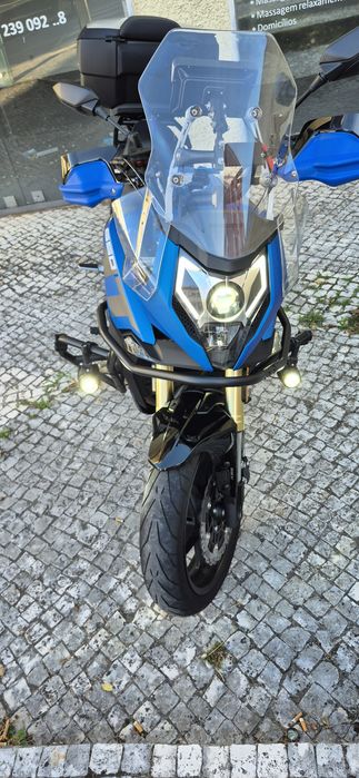 CFMOTO 650MT  de 2024 ainda com garantia de fábrica ate 2027.
