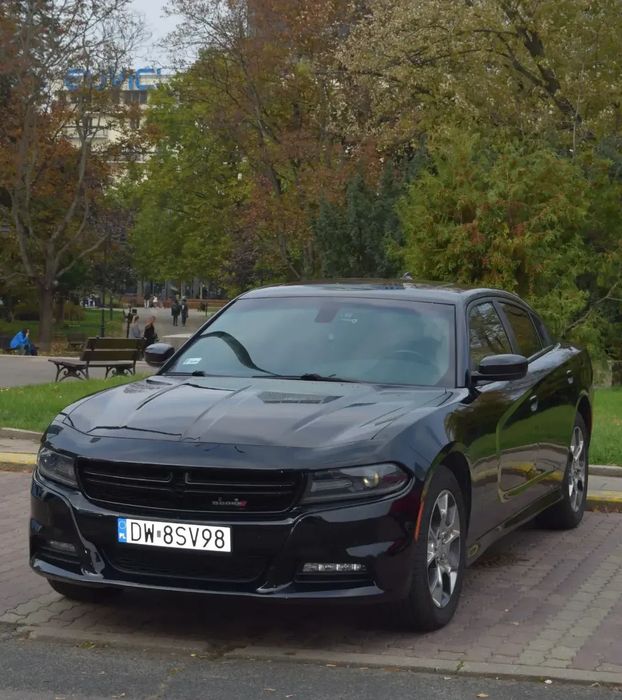 Dodge Charger Dodge Charger 3.6 V6 AWD – Komfort, Moc i Praktyczność.