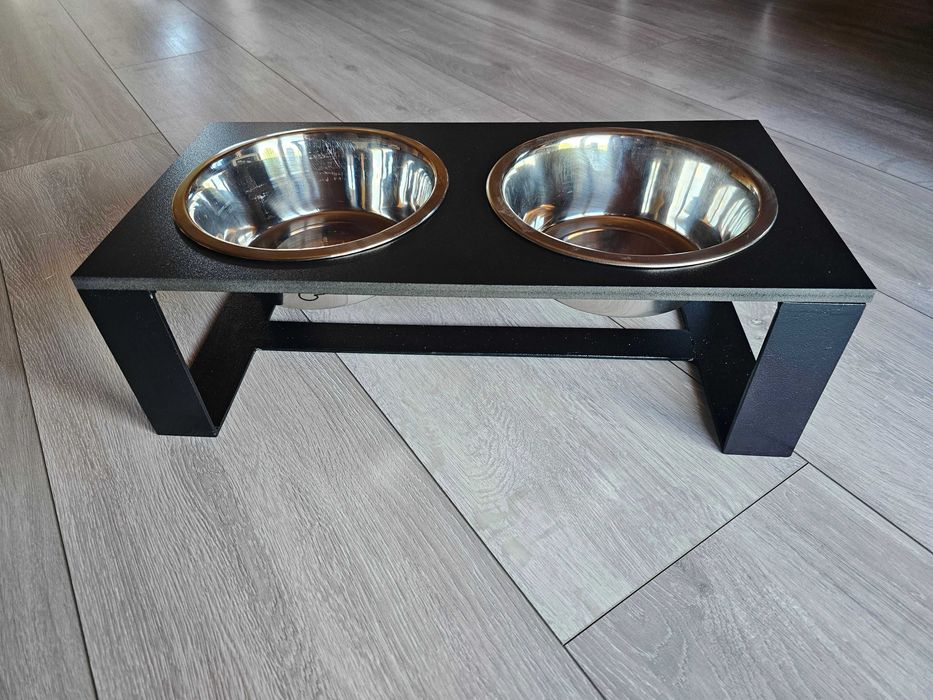 Spraw Swojemu Psu Radość: Trwały Stojak na Miski ze Stali i Pleksi!