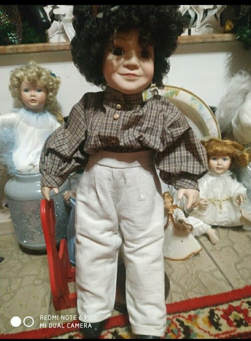 Фарфоровая кукла