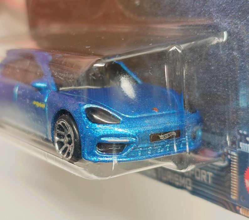 Hot Wheels Porsche Panamera Turbo S E-Hybrid Sport Silver Series Speed