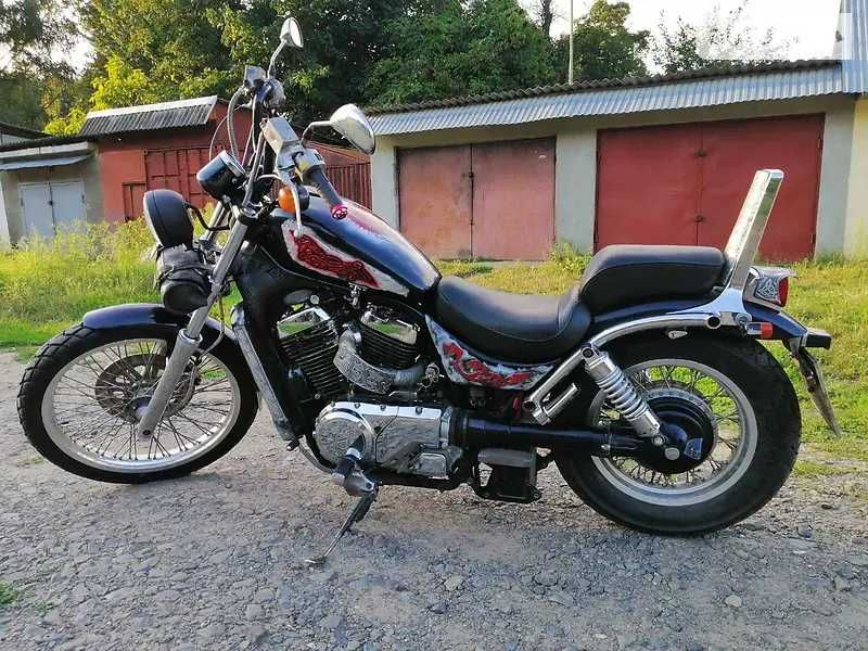 Suzuki intruder 400